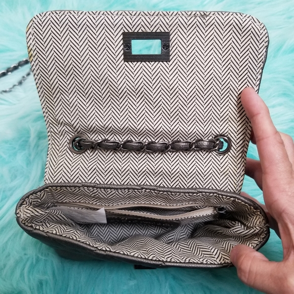 Steve Madden Purse Filled with Goodies gray chain - Picture 6 of 11